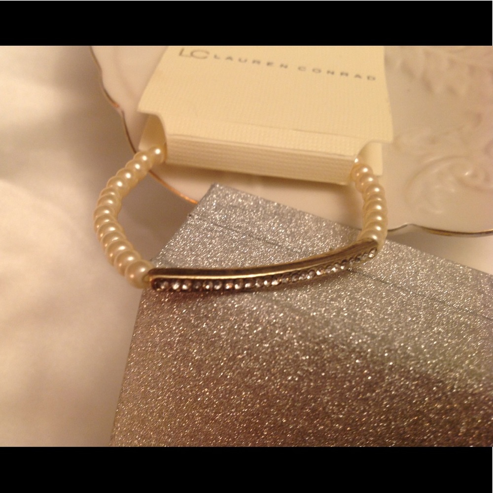 Beautiful Pearl & Diamond Stretch Bracelet